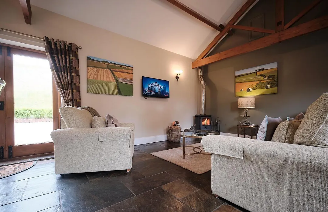 Swallows Nest Cottage-1